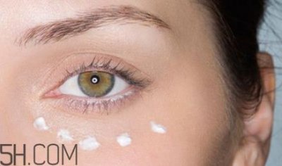 ​先抹眼霜还是先抹乳液？sk2眼霜价格是多少？