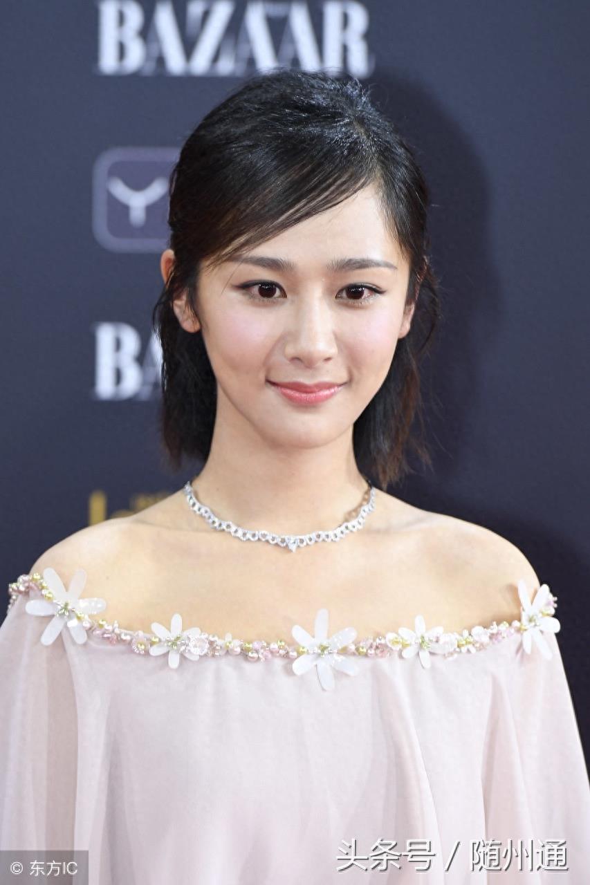 杨紫,92年生25岁,参演过40多部电视剧,戏路宽深受大众喜爱