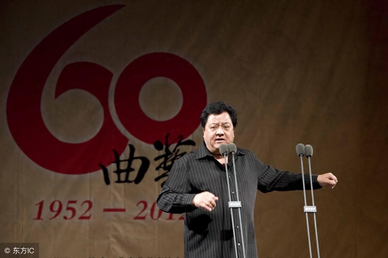 李金斗干什么去了，好久没看到了，还活着吗？