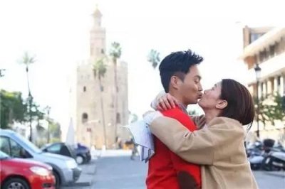 ​台上唱哭台下听哭，张智霖《未婚妻》表白袁咏仪 !