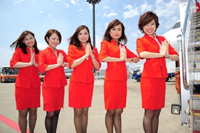盘点空姐最美的五个国家,俄罗斯的火辣独特,新加坡的友善迷人
