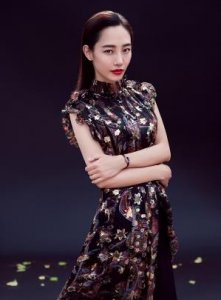 ​白百何霸道女总裁撞脸王珞丹 白百何王珞丹对比照