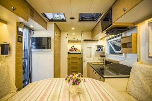 超豪华的奔驰房车,全球仅9辆,售价高达1480万