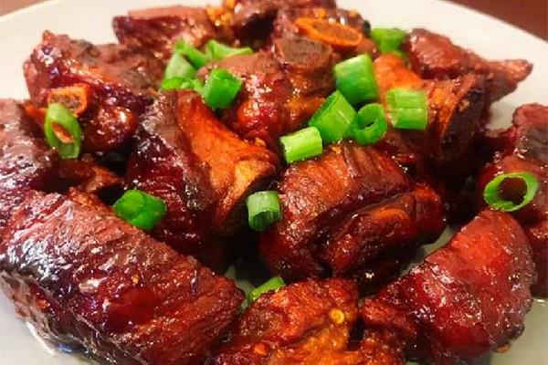 红烧排骨为么肉硬 红烧排骨会胖吗 红烧排骨为么肉硬 红烧排骨会胖吗