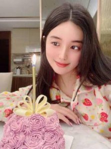 ​女主播葛小允的家庭背景及财富状况分析