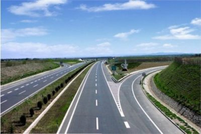 ​高速公路的造价到底是多少？按照现在的收费标准要多少年收回本？