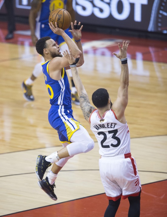 篮球——NBA总决赛第五场:猛龙不敌勇士