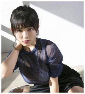 ​天木纯：从95后模特到网络红人，无惧身材争议的魅力之路