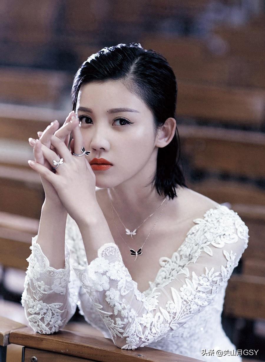 美女演员：杨子姗，代表作品有《致青春》、《重返20岁》