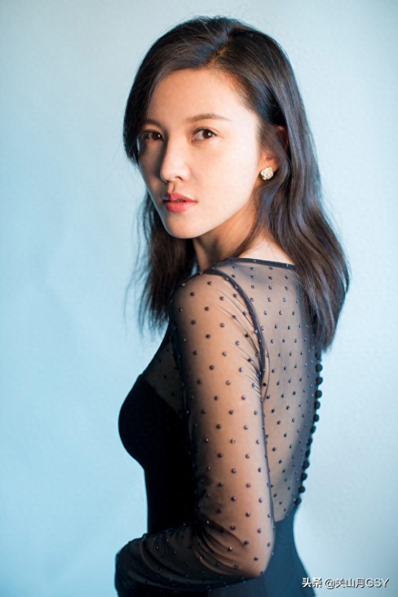 美女演员：杨子姗，代表作品有《致青春》、《重返20岁》