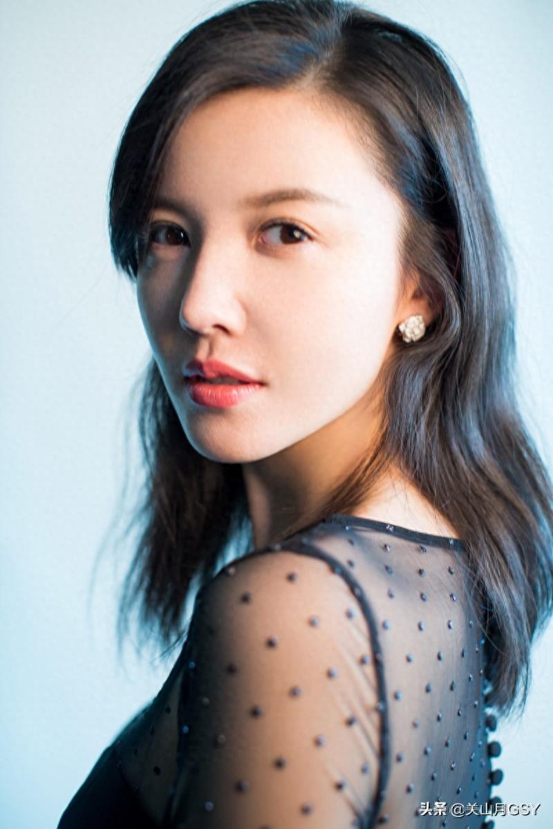 美女演员：杨子姗，代表作品有《致青春》、《重返20岁》
