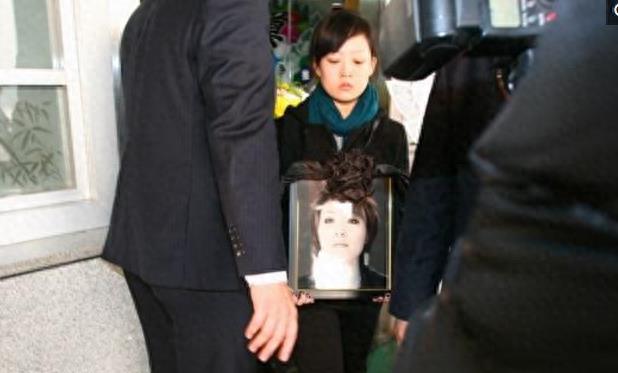 歌手陈琳自杀，葬礼现场杨坤、沙宝亮送别，死后两任丈夫争房产！