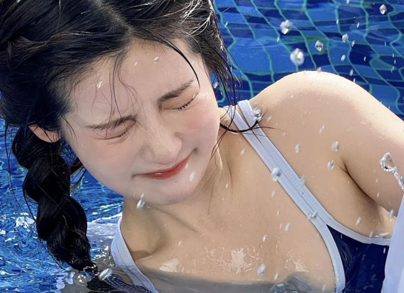 第一次接吻女生不张嘴怎么办？