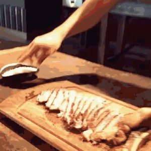 ​网红撒盐哥亲吻大力神杯，强拉梅西合照被网暴，蹭流量不要脸吗？