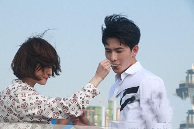 郑爽与杨洋的恶搞图片让人笑翻天