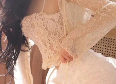 ​接吻时女生没反应是她不爱你吗？