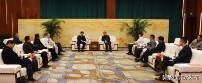 ​王江与荣盛集团董事长耿建明进行对接洽谈