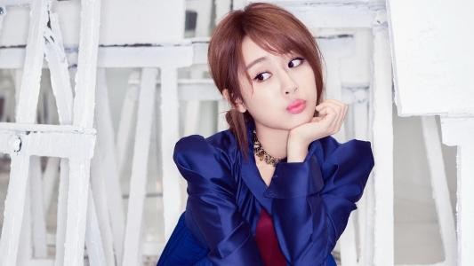 杨紫的名字是真名还是艺名?真实名字叫什么?杨紫为什么叫小猴紫?