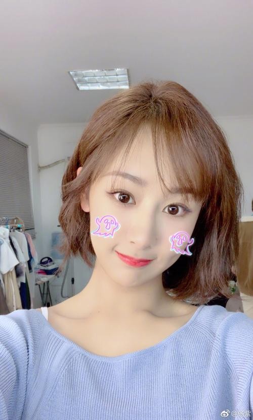 杨紫的名字是真名还是艺名?真实名字叫什么?杨紫为什么叫小猴紫?