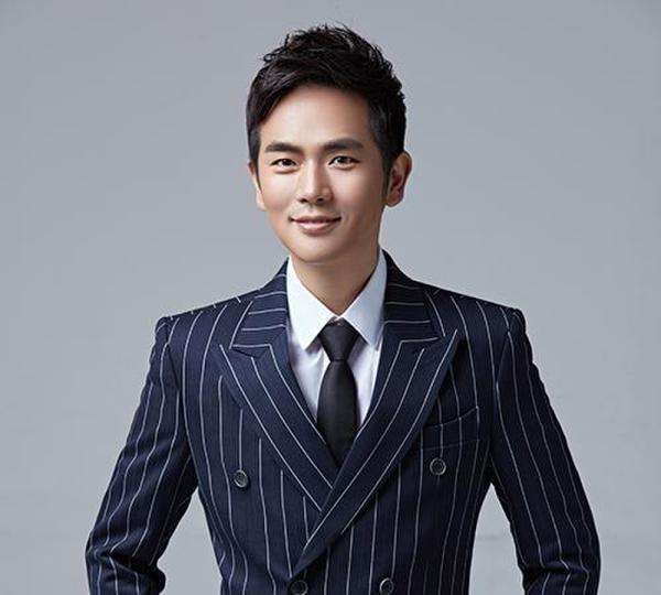 张晓龙现实中的老婆是谁?曹贵人和温太医婚纱照曝光原来是她