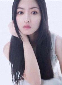 ​“甜美女神”王语嫚