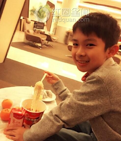 尹峰私生活混乱吗 尹峰有几个孩子