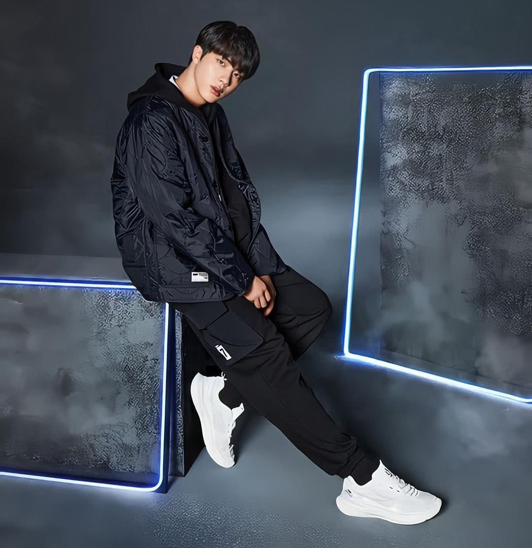 金硕珍个人资料写真作品