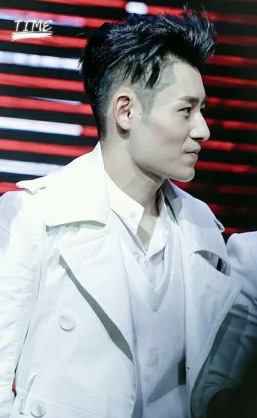 彭楚粤个人资料写真作品