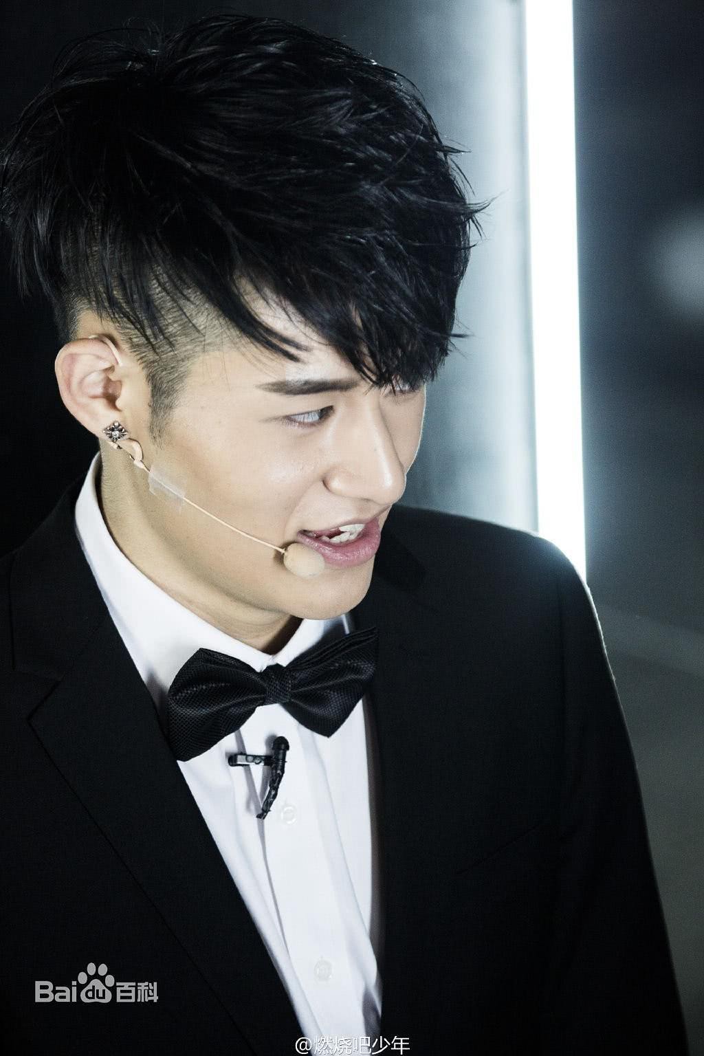 彭楚粤个人资料写真作品