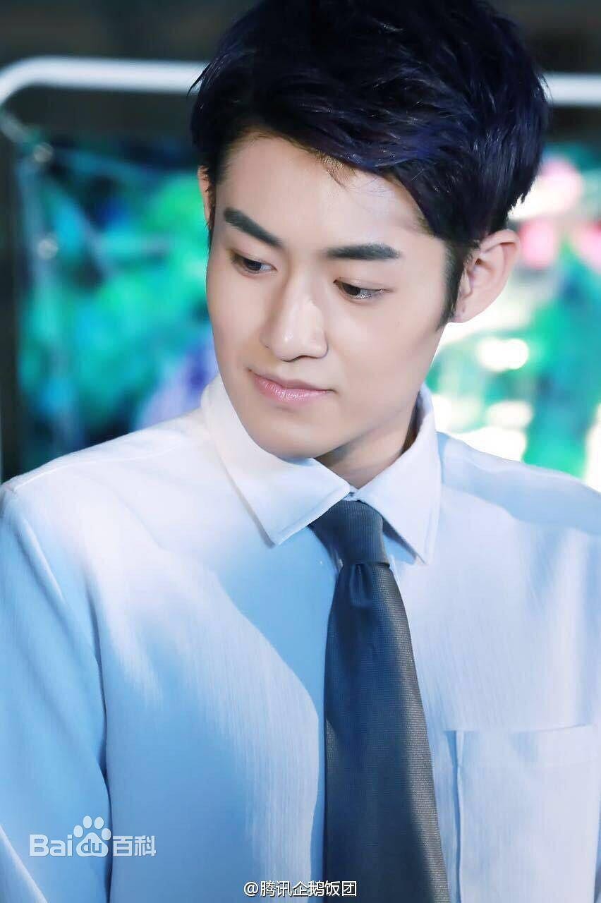 彭楚粤个人资料写真作品