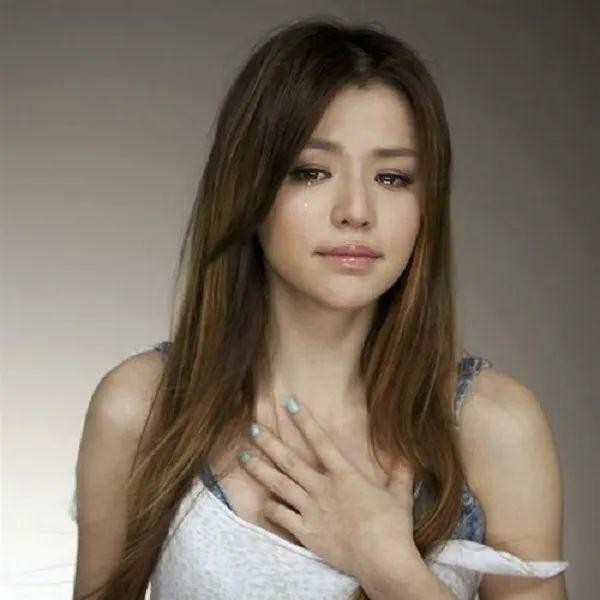 安心亚被称为c型裤女王(罗志祥的黑红往事)