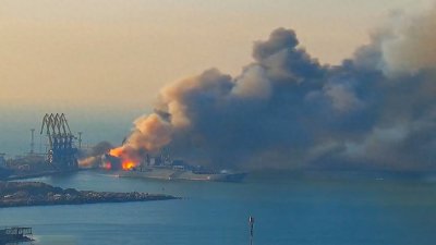 ​乌克兰称摧毁俄大型登陆舰 俄方证实：舰艇受损