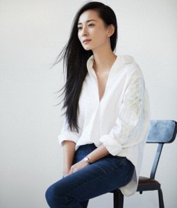 ​演员徐筠：最低调的“谋女郎”，丈夫也是演员，一家四口幸福美满