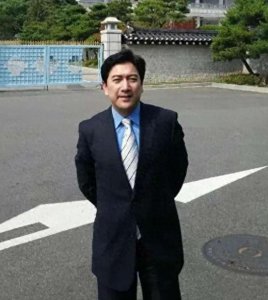 ​水均益近况：61岁已经退休，头发没白也浓密，不担心水亦诗