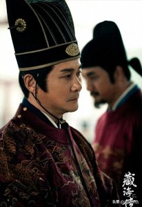 ​邢岷山现状：60岁不显老还是那么帅，妻子也是同行，儿子长得像他