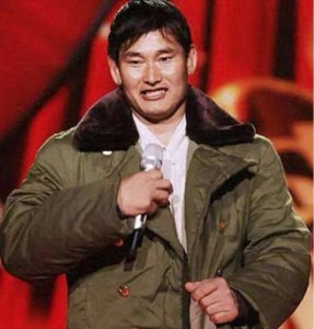 ​从草根到明星，“大衣哥”朱之文这些年经历了什么？