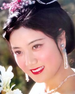 ​红极一时的李秀明：离婚又再婚，移居加拿大后隐退，69岁状态如何