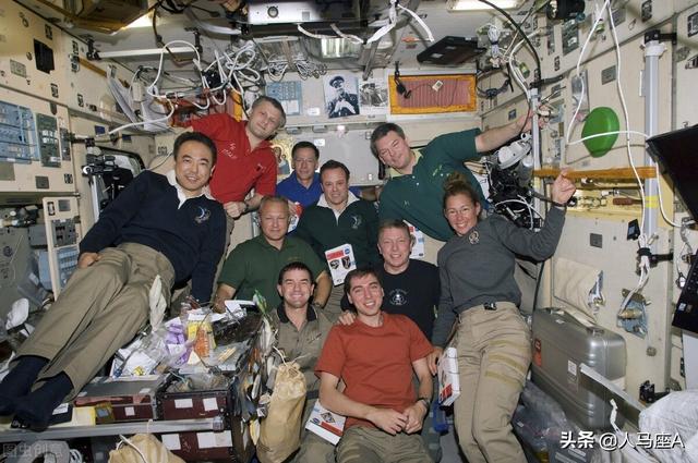 航天员王亚平三人何时返回地球(王亚平出舱6个小时)(6)