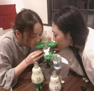 ​具荷拉雪莉（雪莉好友具荷拉自杀）