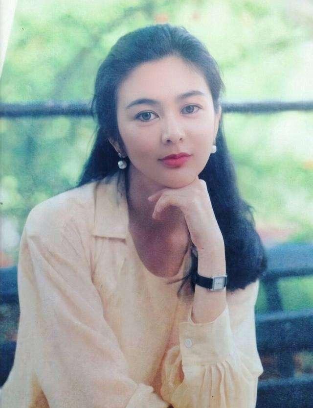 关之琳两个高尔夫球故事(关之琳高尔夫球事件)