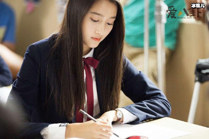 关晓彤新剧路透照曝光