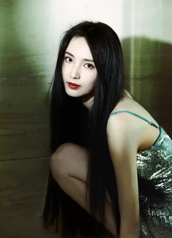 王紫璇电影频道传媒荣誉之夜活动造型写真