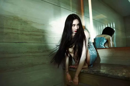 王紫璇电影频道传媒荣誉之夜活动造型写真