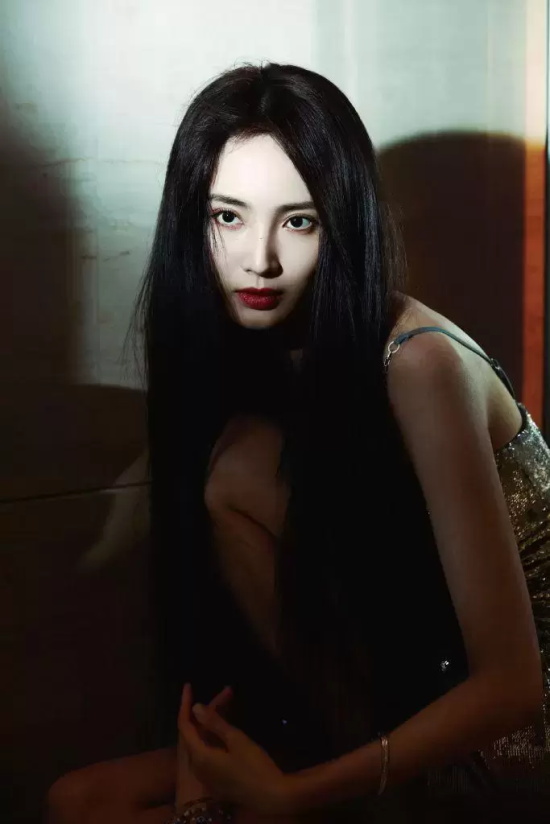 王紫璇电影频道传媒荣誉之夜活动造型写真