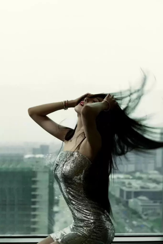 王紫璇电影频道传媒荣誉之夜活动造型写真