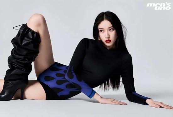 清冷系美人刘令姿的杂志写真大秀美腿