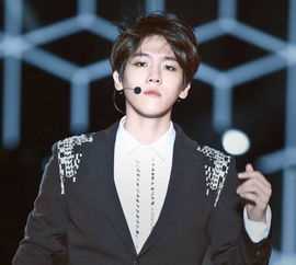 边伯贤为什么会被打 边伯贤被打事件回顾