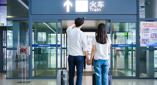 火车靠窗户的座位号,坐火车靠窗户的一般是什么号图1