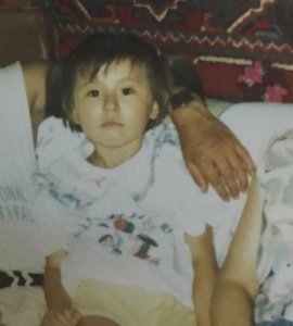 ​热依扎：和杨幂同期出道，甄嬛传都没让她大火，35岁演村姑爆红