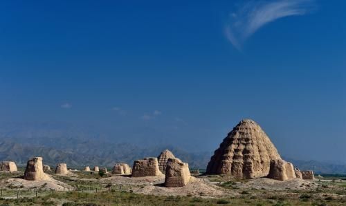 东方金子塔，西夏皇陵为何会被称作“东方金字塔”？图2